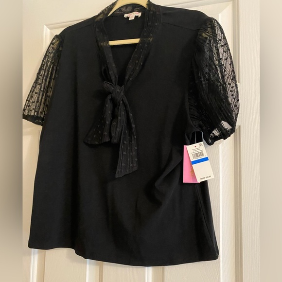 Black top - Picture 3 of 6